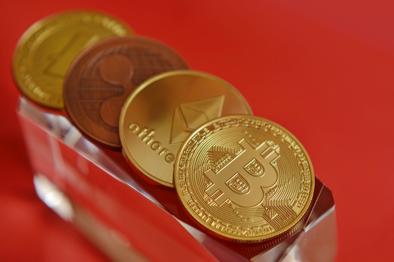 余弦：Hyperliquid上50倍杠杆巨鲸再以452万USDC做多ETH！爆仓价1391美元