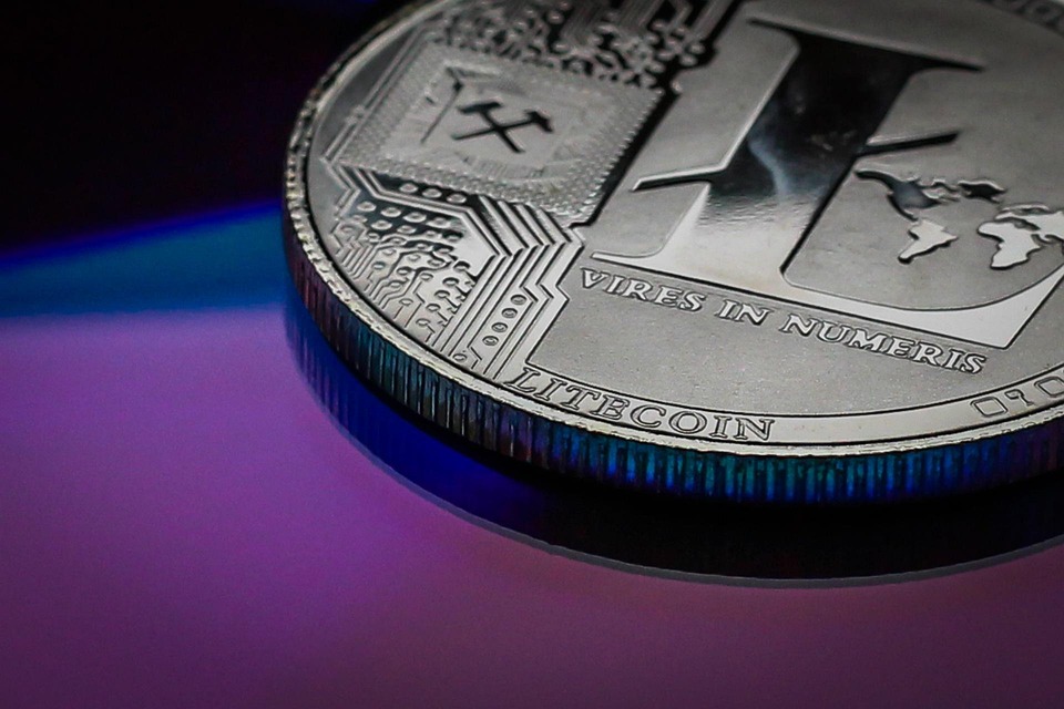 普京宣布俄乌战争复活节停火30小时！比特币涨破8.5万美元